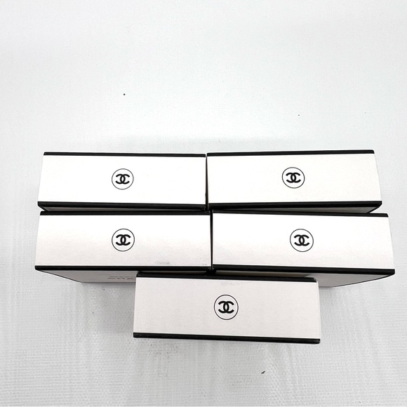 Chanel Mini Travel Perfume
Variety of five - Picture 4 of 4